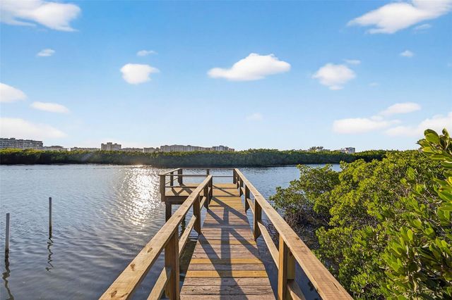 8880 COMMODORE DRIVE, Seminole, FL 33776