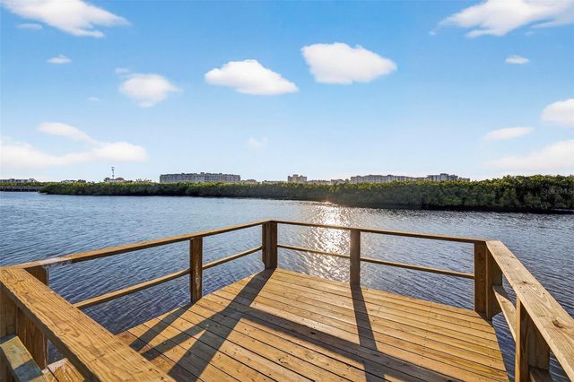 8880 COMMODORE DRIVE, Seminole, FL 33776