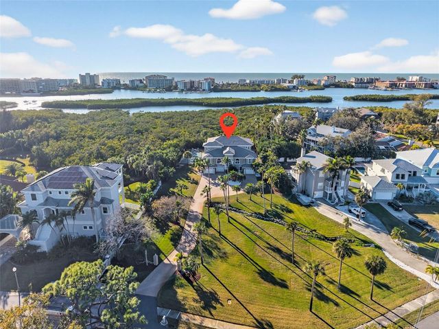 8880 COMMODORE DRIVE, Seminole, FL 33776