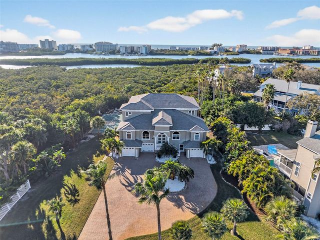 8880 COMMODORE DRIVE, Seminole, FL 33776