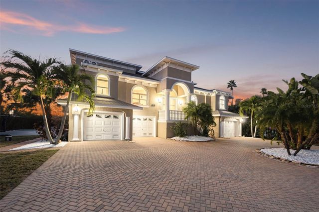 8880 COMMODORE DRIVE, Seminole, FL 33776