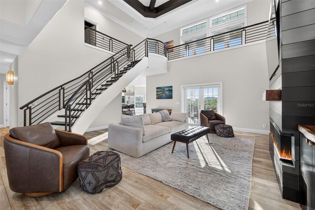 8880 COMMODORE DRIVE, Seminole, FL 33776