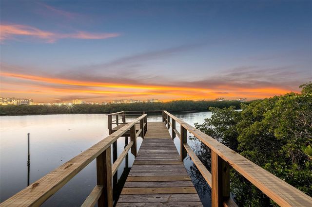 8880 COMMODORE DRIVE, Seminole, FL 33776