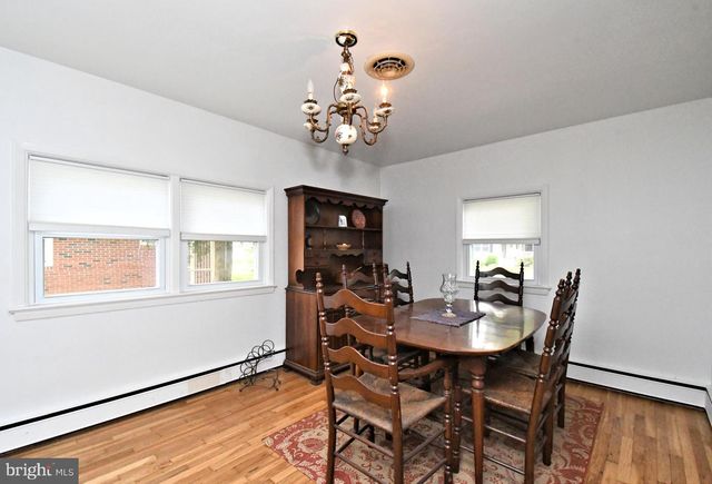 21 CHESTER AVE, Gibbstown, NJ 08027