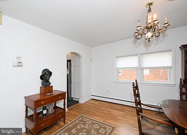 21 CHESTER AVE, Gibbstown, NJ 08027