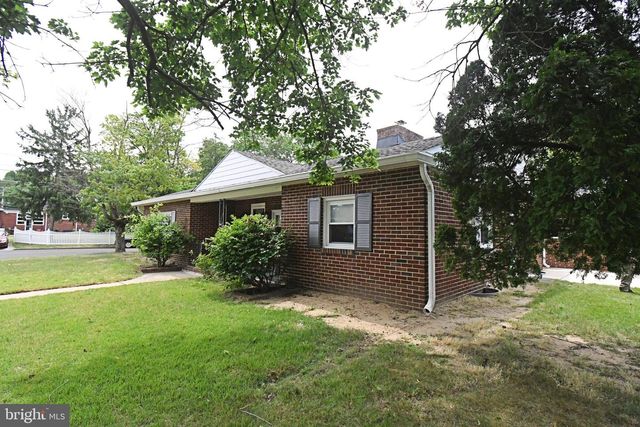 21 CHESTER AVE, Gibbstown, NJ 08027