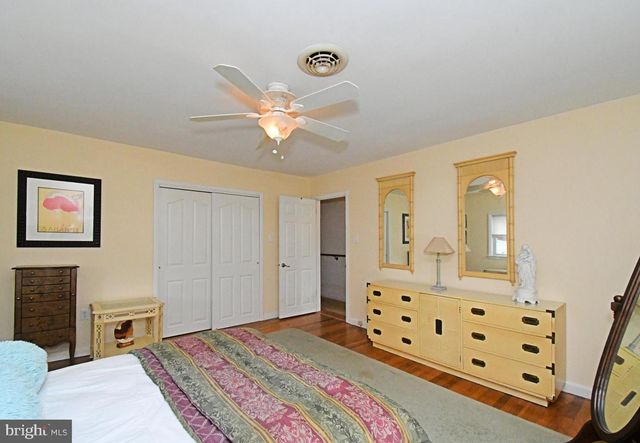 21 CHESTER AVE, Gibbstown, NJ 08027