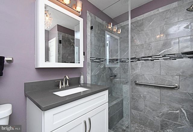 21 CHESTER AVE, Gibbstown, NJ 08027