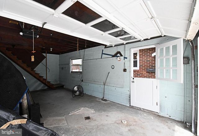 21 CHESTER AVE, Gibbstown, NJ 08027
