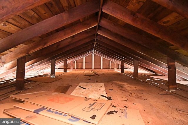 21 CHESTER AVE, Gibbstown, NJ 08027