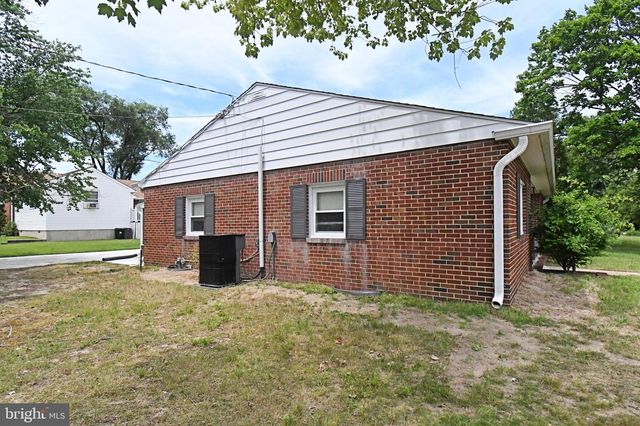 21 CHESTER AVE, Gibbstown, NJ 08027