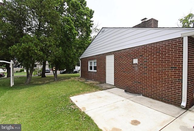 21 CHESTER AVE, Gibbstown, NJ 08027
