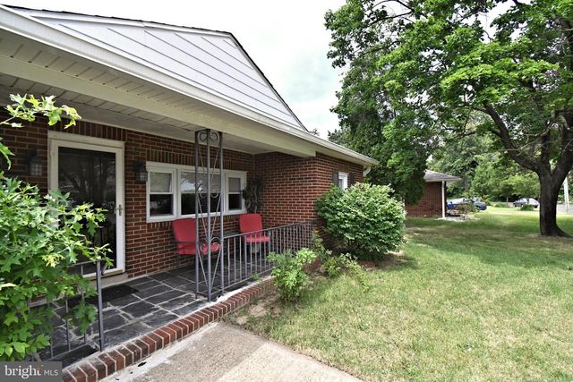 21 CHESTER AVE, Gibbstown, NJ 08027