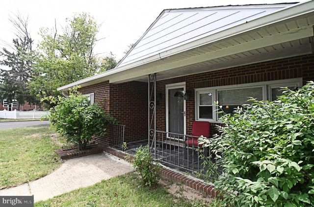 21 CHESTER AVE, Gibbstown, NJ 08027