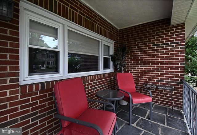 21 CHESTER AVE, Gibbstown, NJ 08027