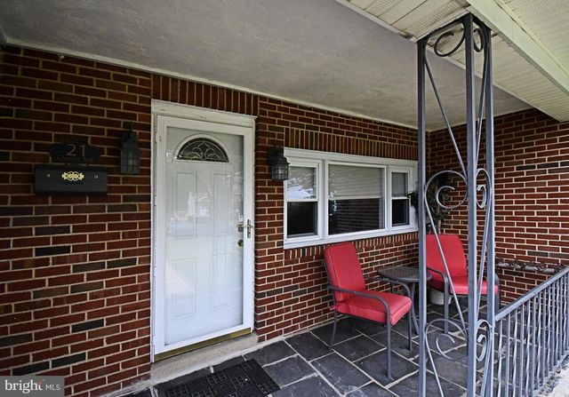 21 CHESTER AVE, Gibbstown, NJ 08027