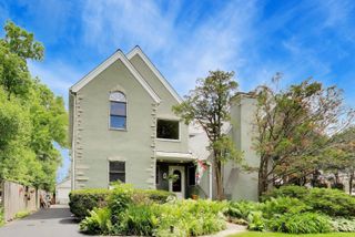 124 Lockerbie Lane, Wilmette, IL 60091