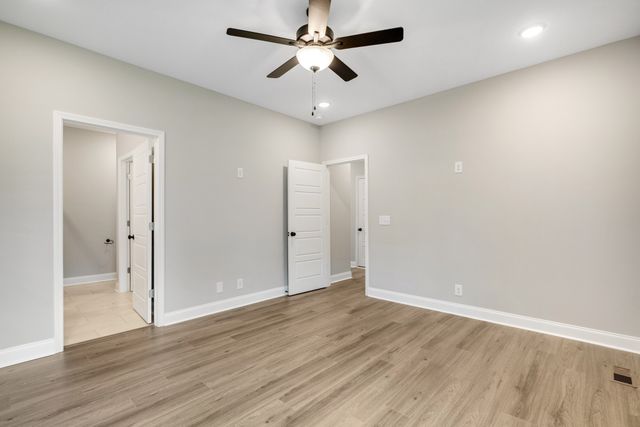 533 N Halifax Ct, Clarksville, TN 37040