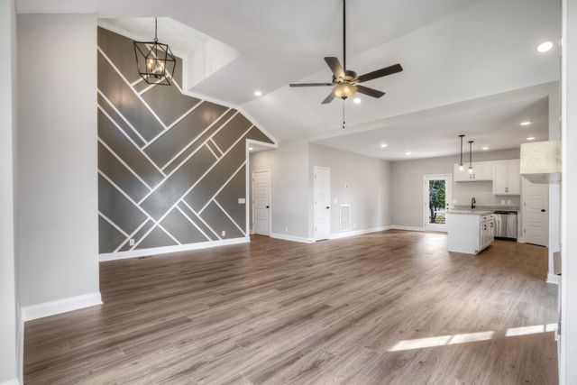 533 N Halifax Ct, Clarksville, TN 37040