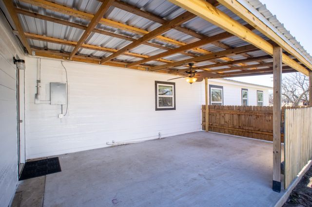 444 Lcr 466, Mexia, TX 76667