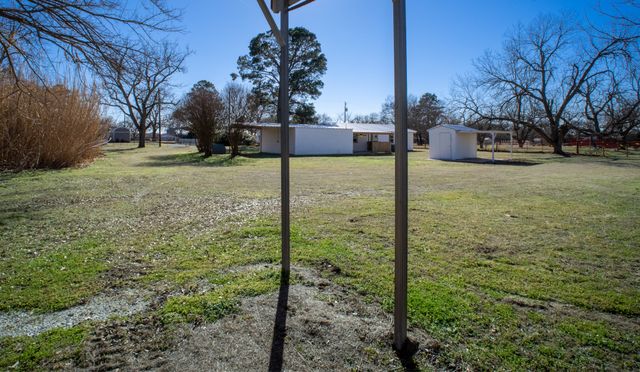 444 Lcr 466, Mexia, TX 76667