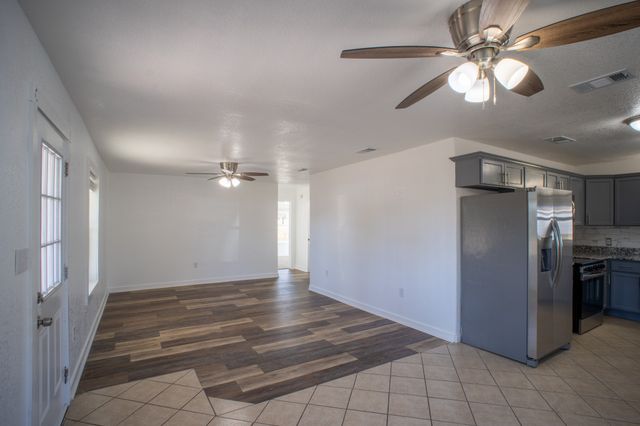 444 Lcr 466, Mexia, TX 76667