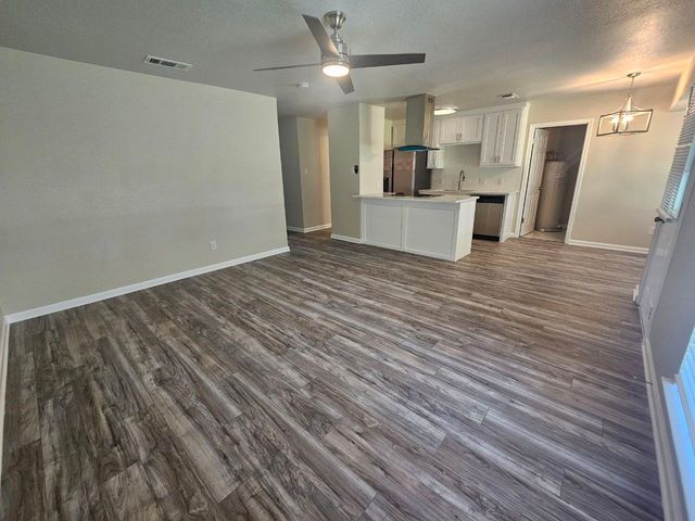 504 White Oak Lane, Burleson, TX 76028