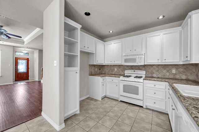 130 April Cove, Conroe, TX 77356