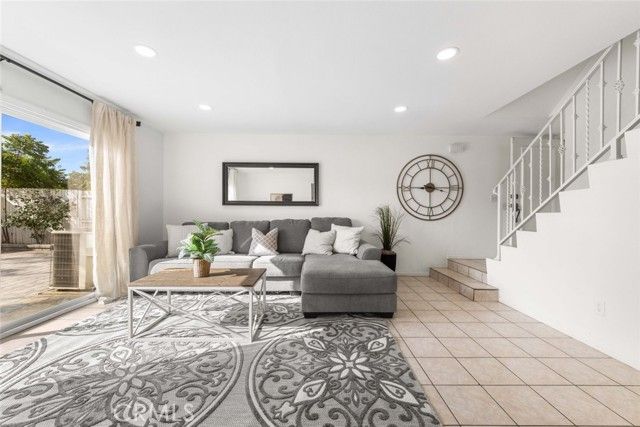 643 S College Avenue, Claremont, CA 91711