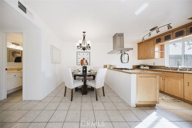 643 S College Avenue, Claremont, CA 91711