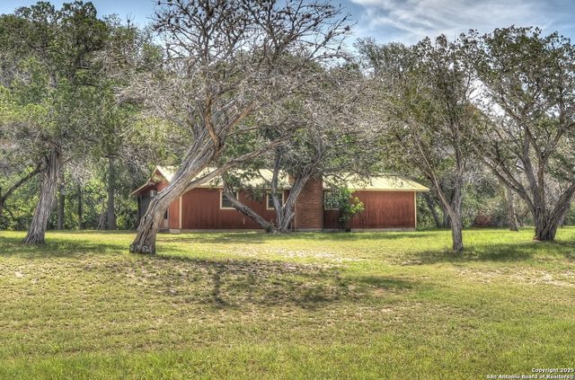 154 Weston, Leakey, TX 78873