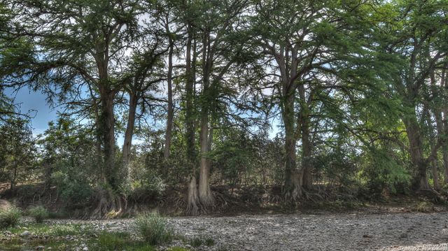 154 Weston, Leakey, TX 78873