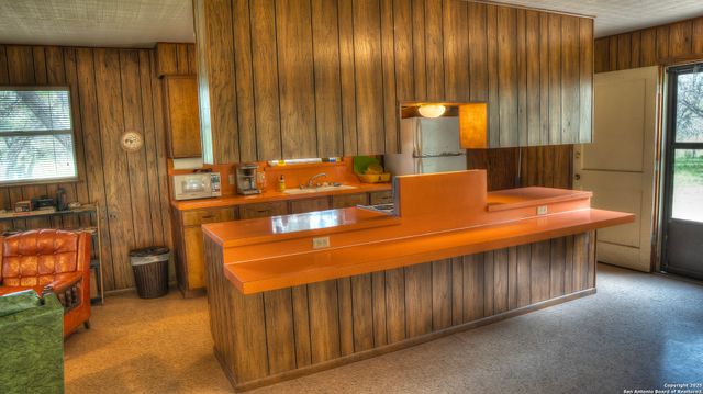 154 Weston, Leakey, TX 78873