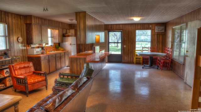 154 Weston, Leakey, TX 78873