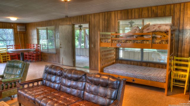 154 Weston, Leakey, TX 78873