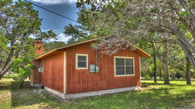 154 Weston, Leakey, TX 78873