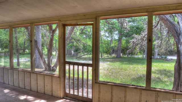 154 Weston, Leakey, TX 78873