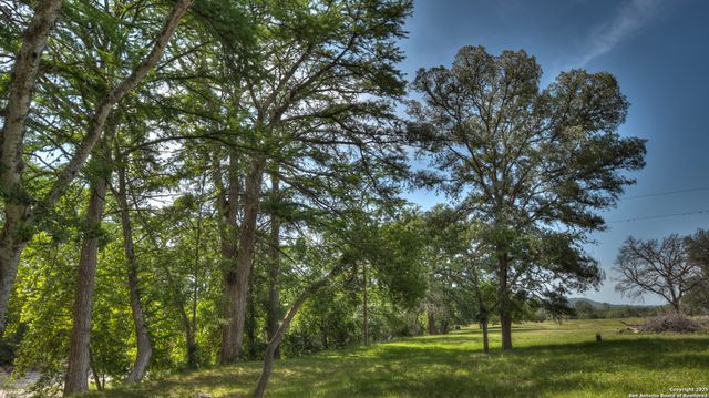 154 Weston, Leakey, TX 78873
