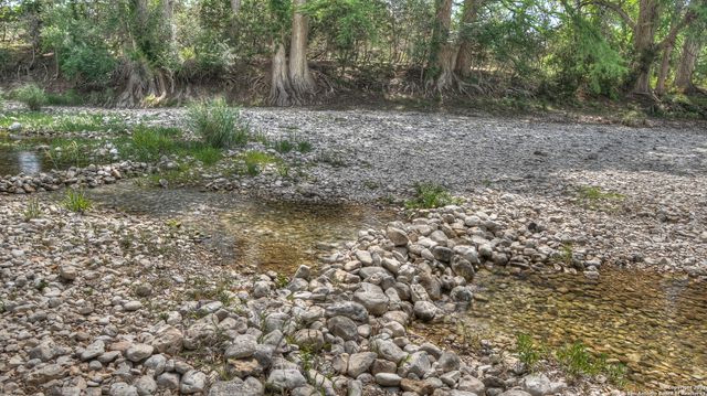 154 Weston, Leakey, TX 78873