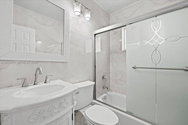 305 NW 111th St, Miami Shores, FL 33168