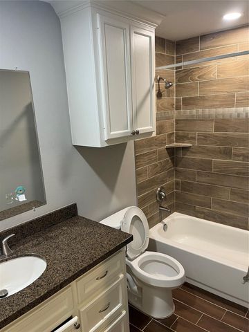 18222 Bonnie Alice Drive A, Montgomery, TX 77316