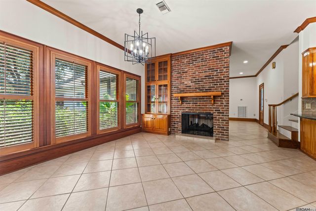 222 Shady Oaks Ct, Baton Rouge, LA 70810