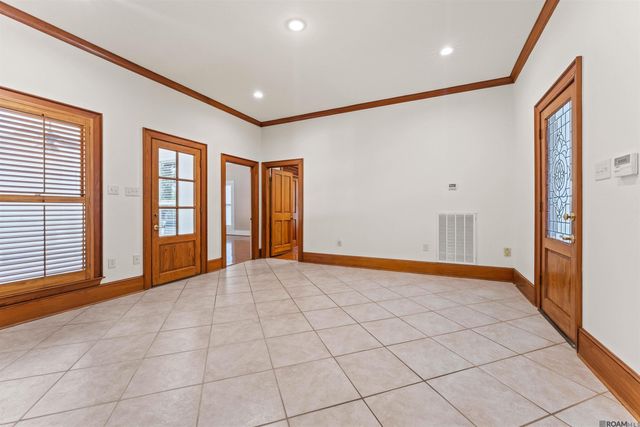 222 Shady Oaks Ct, Baton Rouge, LA 70810