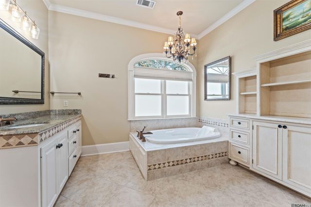 222 Shady Oaks Ct, Baton Rouge, LA 70810