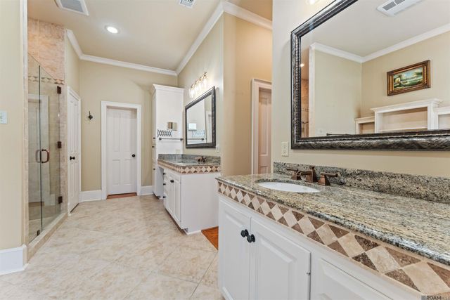222 Shady Oaks Ct, Baton Rouge, LA 70810