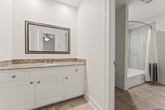 222 Shady Oaks Ct, Baton Rouge, LA 70810