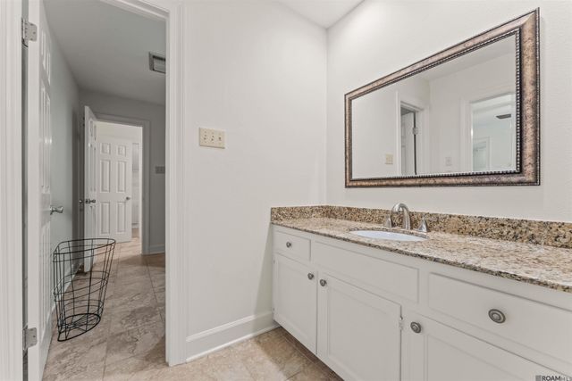 222 Shady Oaks Ct, Baton Rouge, LA 70810