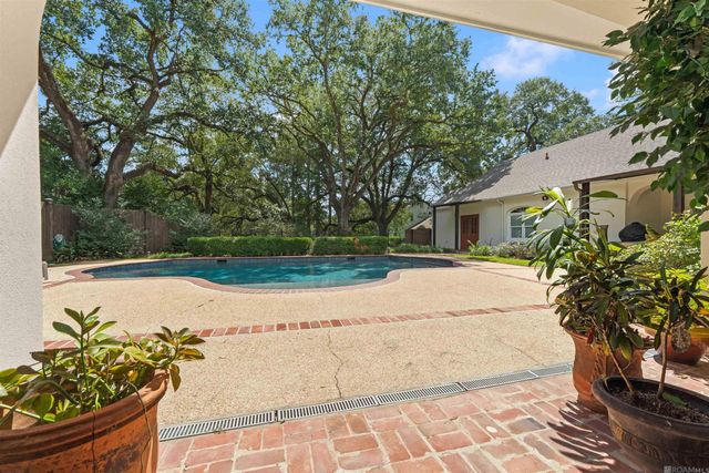 222 Shady Oaks Ct, Baton Rouge, LA 70810