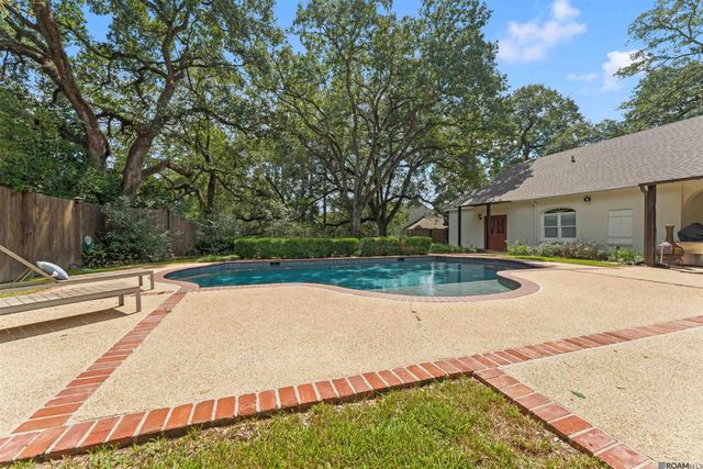 222 Shady Oaks Ct, Baton Rouge, LA 70810