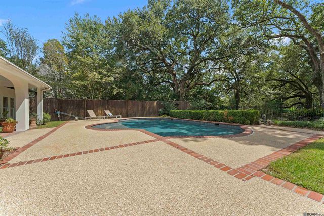 222 Shady Oaks Ct, Baton Rouge, LA 70810